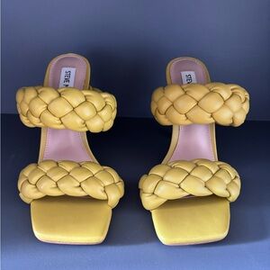 STEVE MADDEN Kenley Mustard Yellow Braided Women's Sandals 6.5